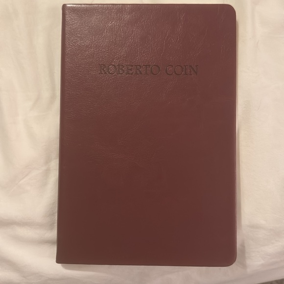 NWT Roberto Coin Tiny Treasures 0.11 TCW Diamond 18kGold Cross Pendant Necklace - Picture 4 of 9